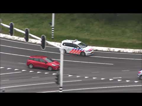 Politie en ambulance 17-125 onderweg schietpartij Capelseweg Capelle aan den IJssel