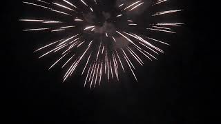 Салют - Favorite Pyro Group - TKB088 - ТРИ БОГАТЫРЯ - разнокалиберная - 96 залпов