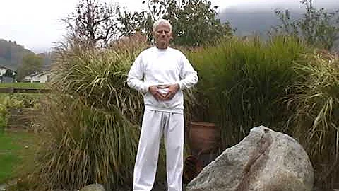 Qigong: Die Hften kreisen, um die Verdauung zu str...