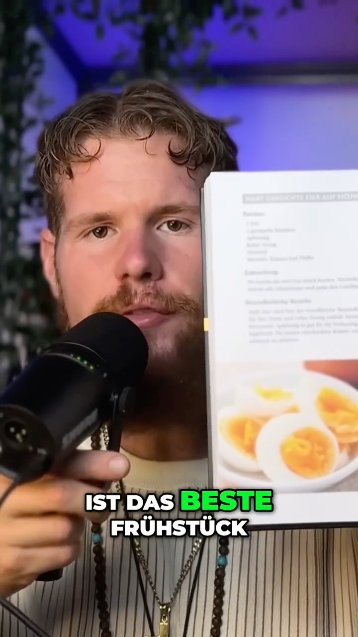Das beste Frühstück: Eier auf Möhrensalat für gesunde Haut - YouTube