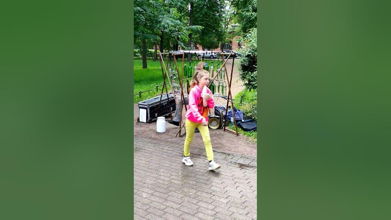 Игра на бутылках - YouTube