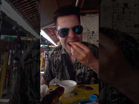 Eating Live Bugs in the Amazon Jungle (Disgusting) 🇵🇪