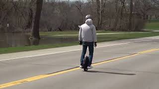 Kingsong 16S Electric Unicycle With 1200W Motor Battery 840Wh 49.7Mlies 21.7Mph