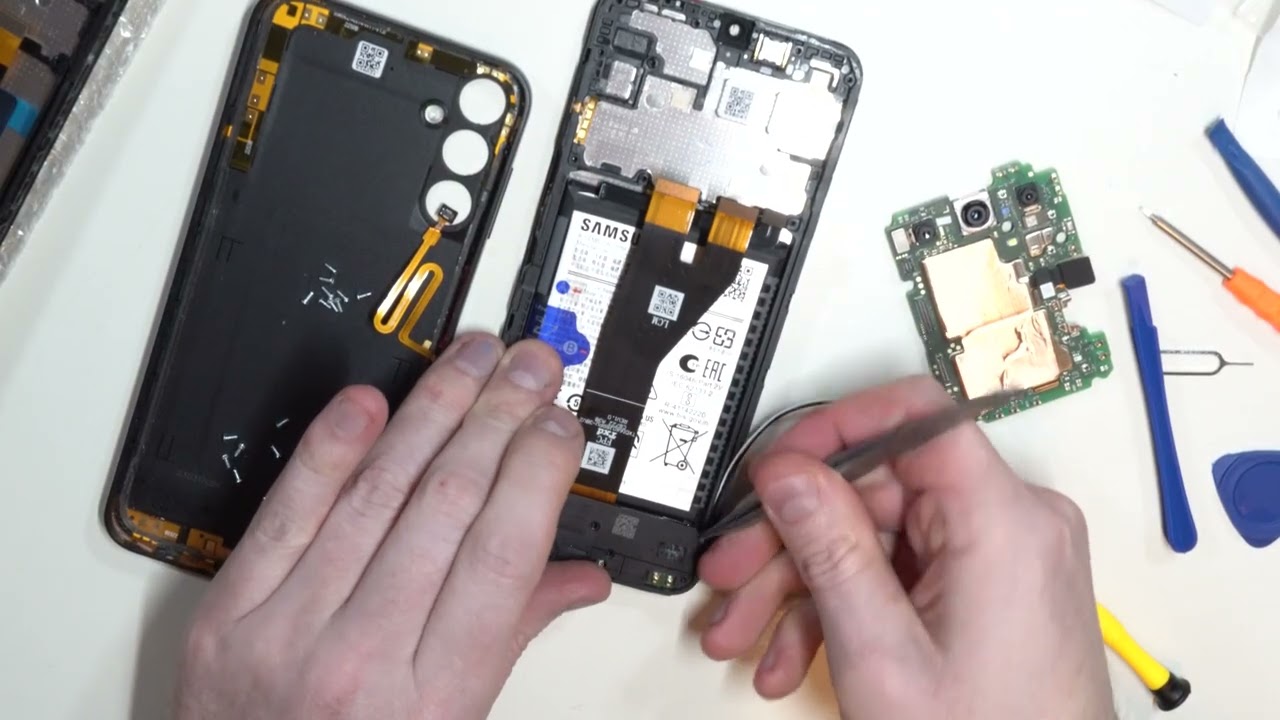 Repairing a cracked screen for the Samsung  Galaxy A14 5g