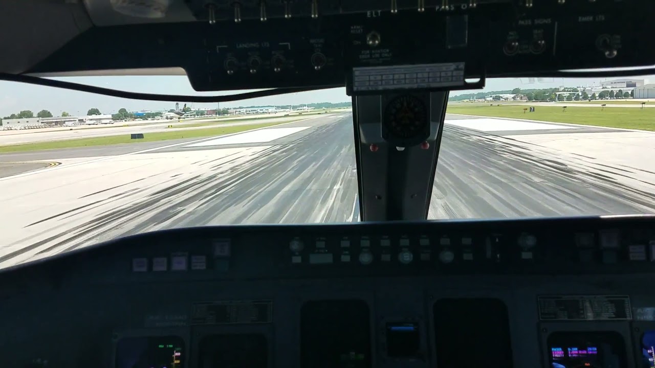 CRJ-900 Next Gen Take off