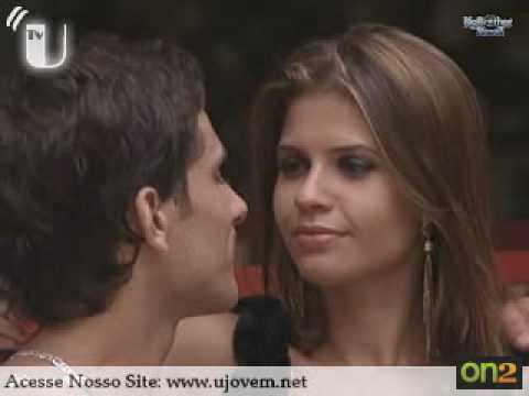 BBB10 Claudia \u0026 Eliezer first kiss 20-01-2010