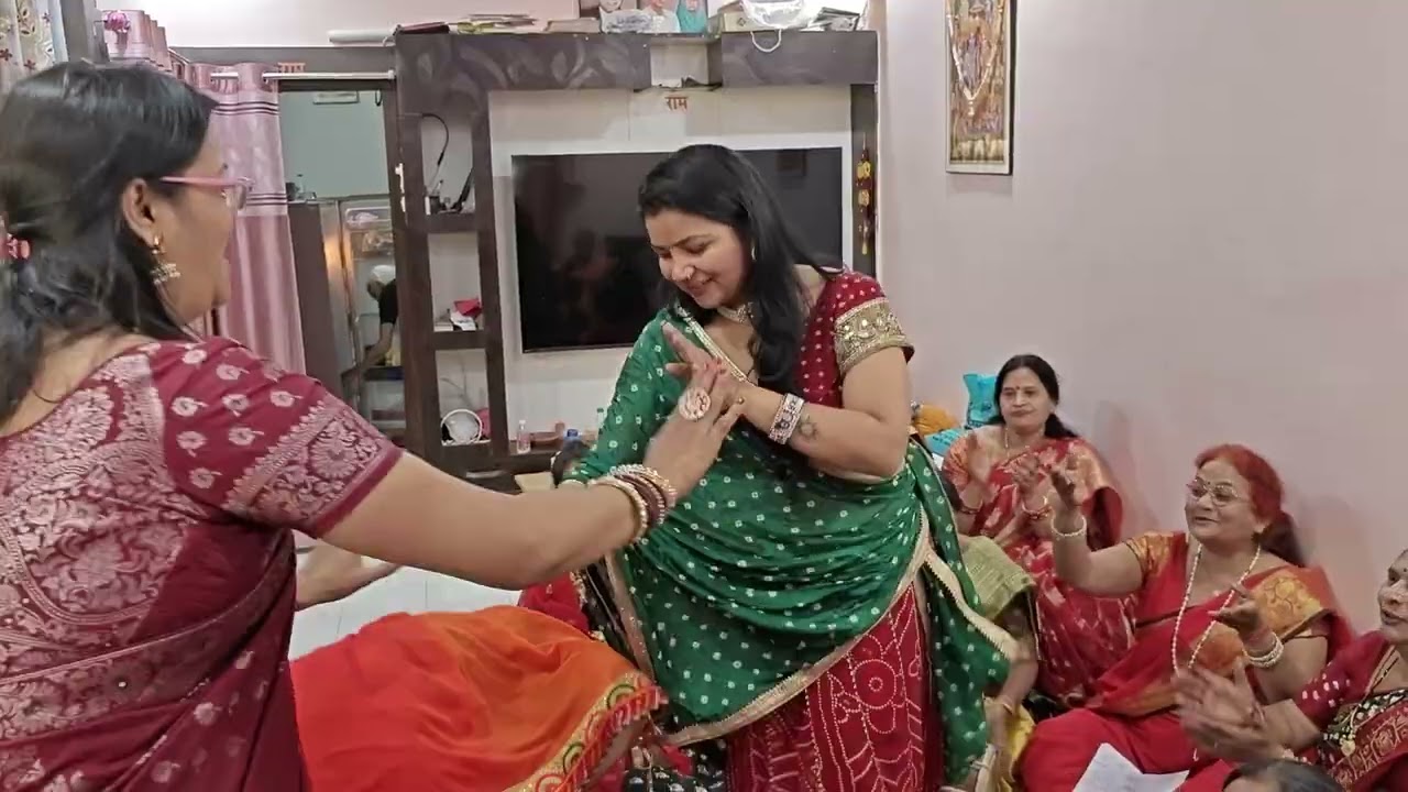 खूब हंसे लोग इस बन्नी बन्ना गीत को सुनकर #ढोलक बाजे 🤣❤️😊