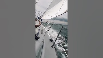 Sailing at max hull speed of 6.7 knots - stressing the rig with too much sail out 😳⛵️Yikes!