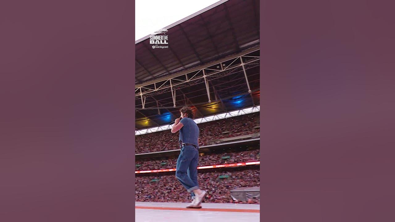 Benson Boone BACKFLIPPING during 'Beautiful Things' at #CapitalSTB | Capital