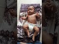 Dede Razka minta digendong