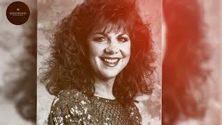 6 Voices That Made 1970s Country Sound Like Nashville