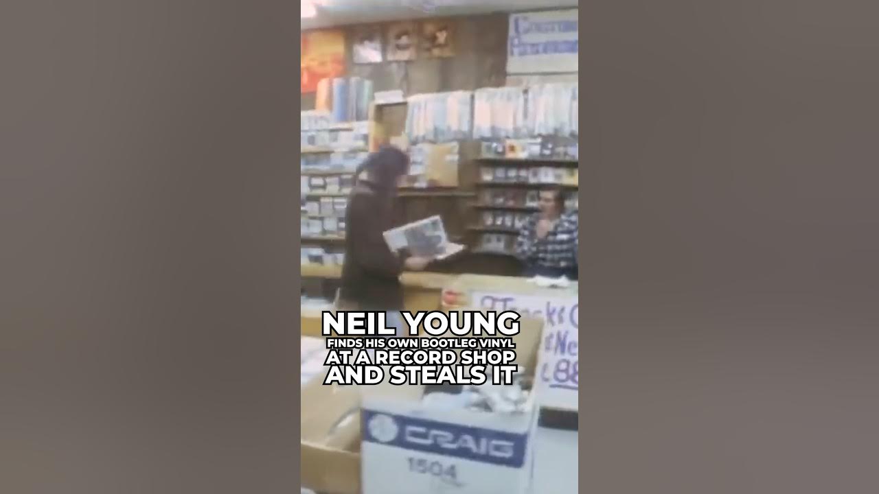 kat Være supplere NEIL YOUNG FINDS HIS OWN BOOTLEG VINYL AT A RECORD SHOP AND STEALS IT  (1972) 🤣🤣🤣 - YouTube