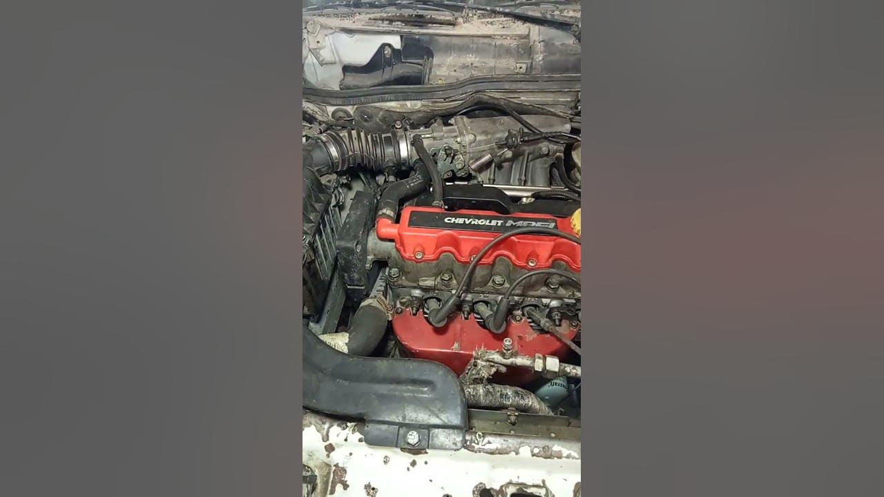 Motor de chevy 1 6 montado toca encender automobile mecanico 