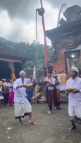 Bude kliwon Ugu Piodal Pura Dadia Tutuan Talibeng Pratisentana Sire Dalem Mangori 8 Januari 2025