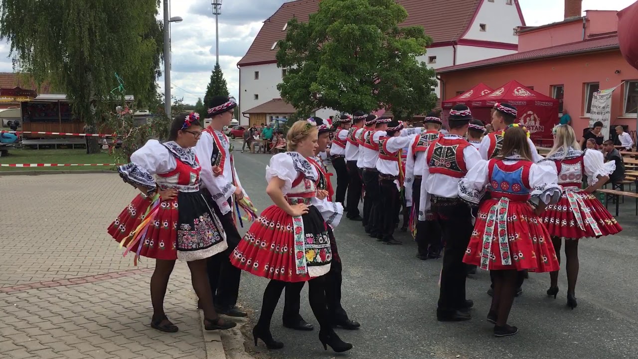 Tradiční Svatovavřinecké hody Branišovice 12. a 13. srpna 2017 - Pochod s mládkem a mládkovou 😊