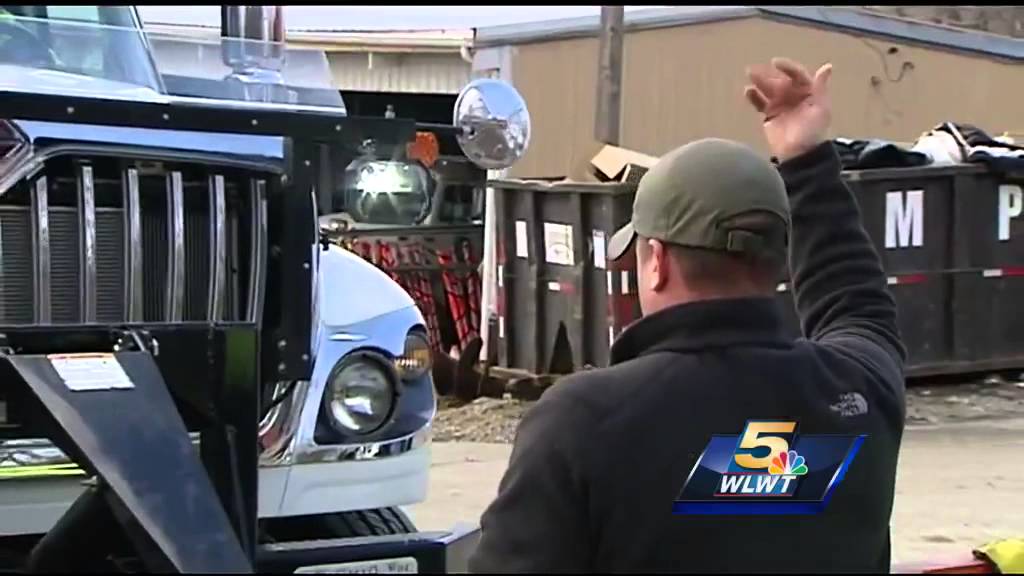 Road crews prepare for possible snow on Super Bowl Sunday - YouTube