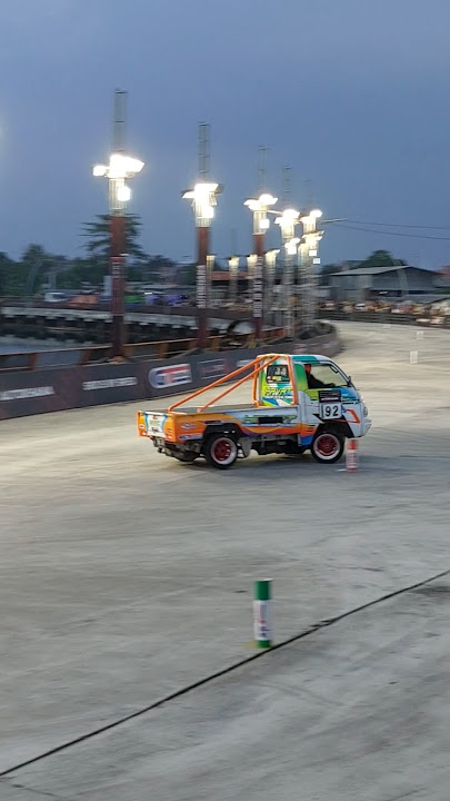 Pickup car joins slalom drifting #mldspot #autokhana ##drifting