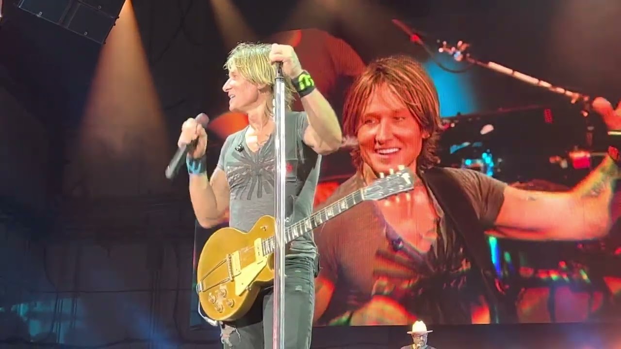 Keith Urban “Somebody Like You” Live at PNC Bank Arrs Center