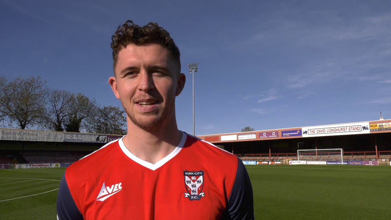 Daniel Rowe signs on YouTube