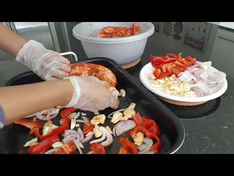 Video: Gevulde Paprika's Met Vlees En Rijst Koken In Een Slowcooker?