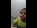 طفل جميل يقول اول مرة بابا بنغاشة مضحك ههههه
