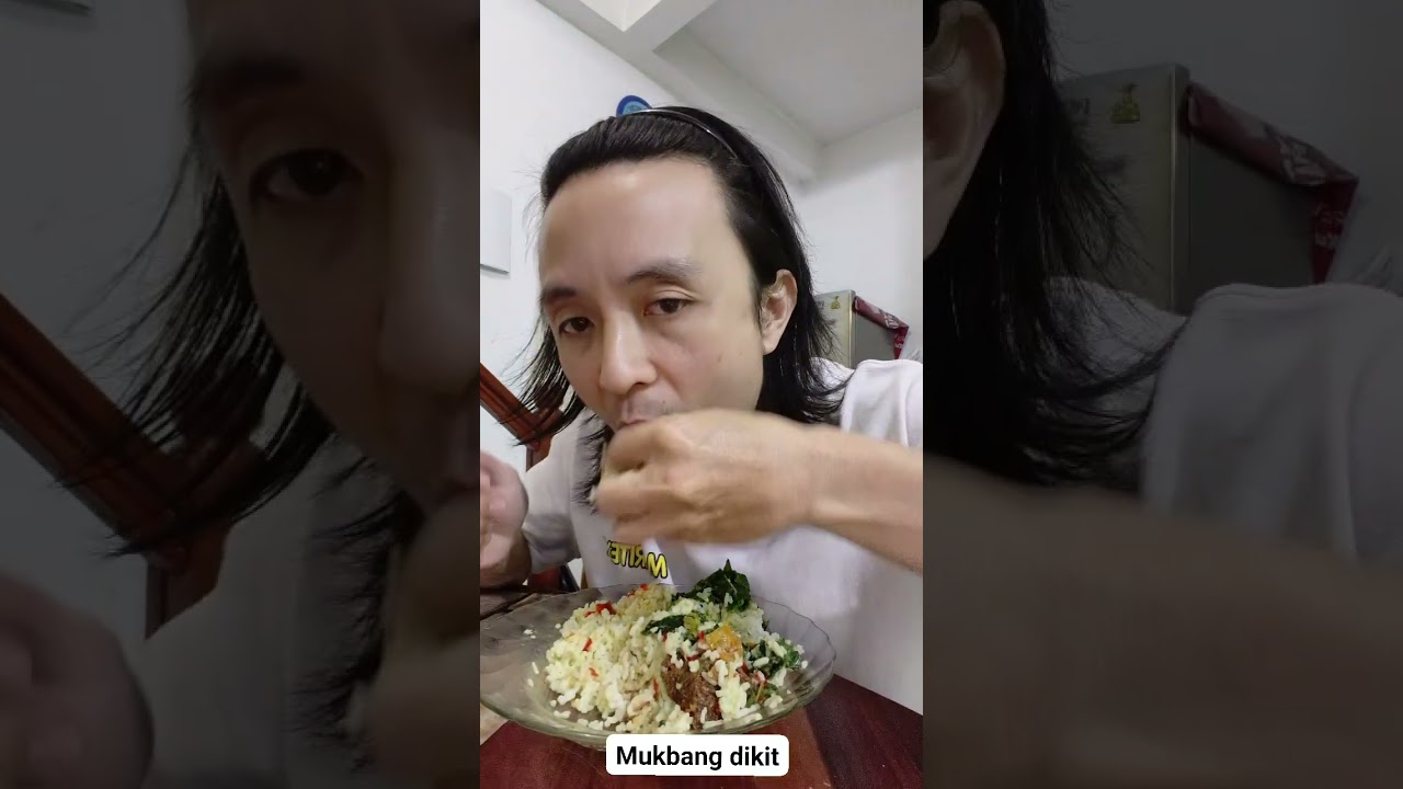 Jangan dunia terus di pikirkan ,makan juga harus di pikirkan 😁😀