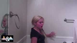 Elle Se Fait Pipi Dessus