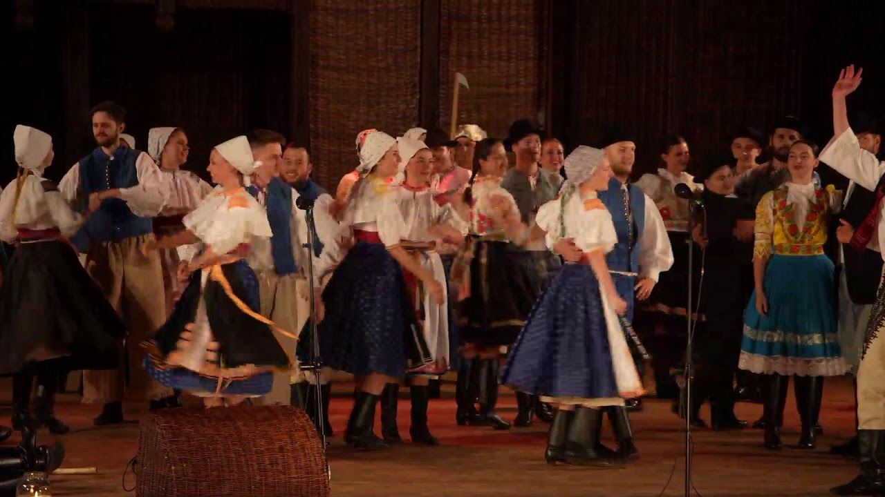 ZNOVUZRODENIE | program folklórnych kolektívov stredného Považia