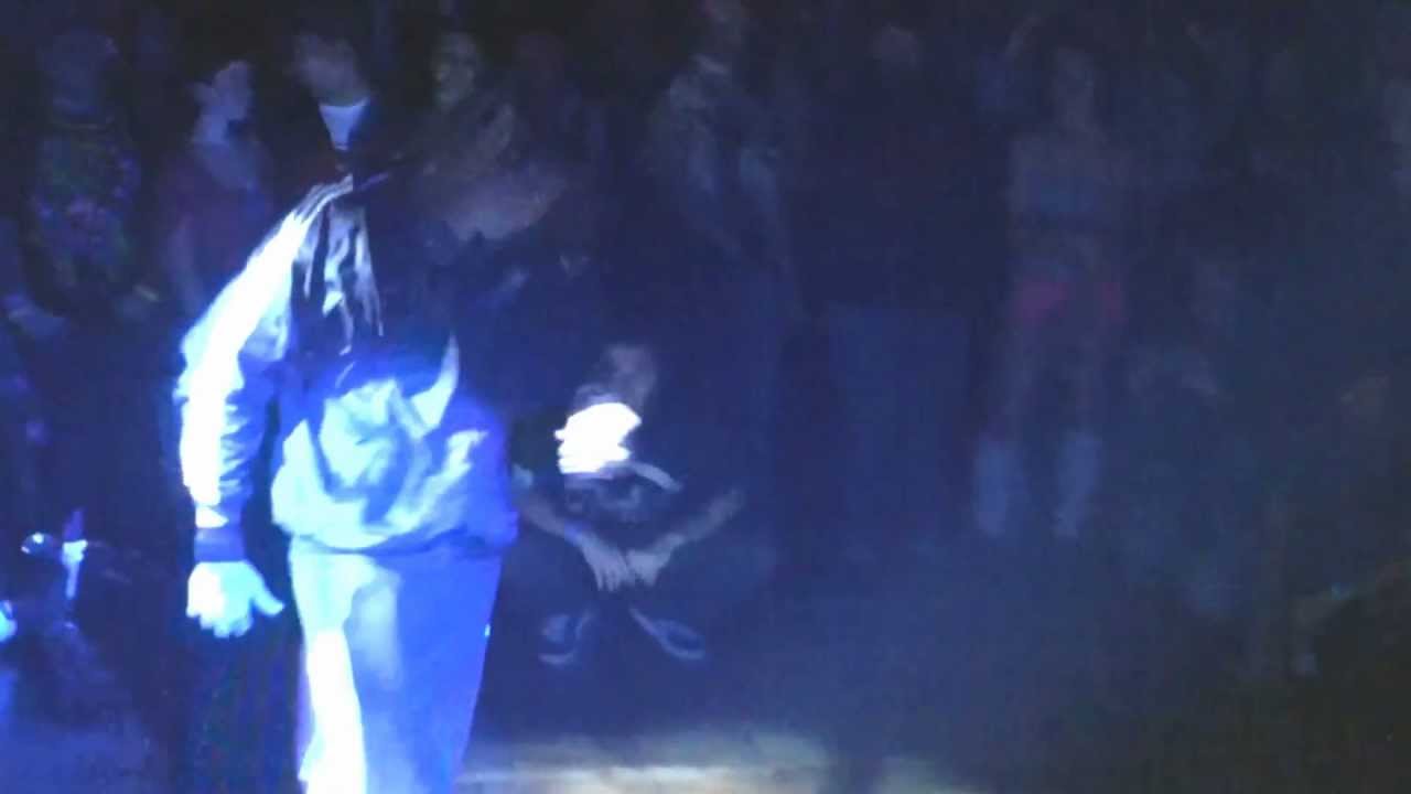Mira Beatdown Productions Presents Ice Breaker - 1_28_12 - B-Boy Competiton Final en YouTube Mira Beatdown Productions Presents Ice Breaker - 1_28_12 - B-Boy Competiton Final en YouTube