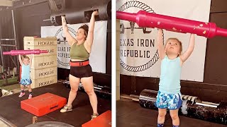 Mum And Little Girl Duo Love Weightlifting Together
