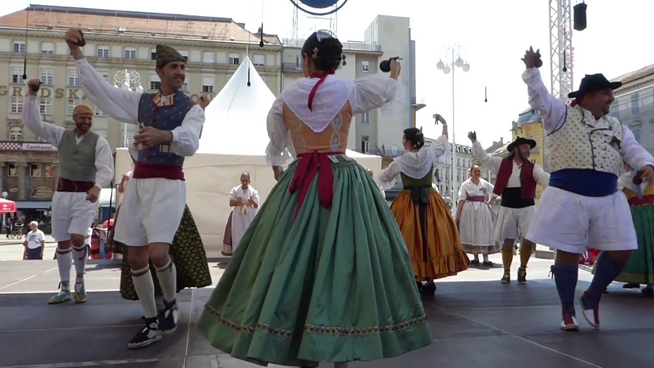 Spanish Traditional Dances - “Grup de Danses Tradicionals l'Arenilla“, Borriana, Valencia, Part 1