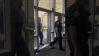 Arnold Schwarzenegger entering like a Terminator | #arnoldschwarzenegger #trendymovieicons