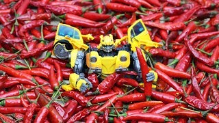 Transformers Chili Eating Contest Superhero Bumblebee Vs. Barricade, Bonecrusher Stop Motion Toys