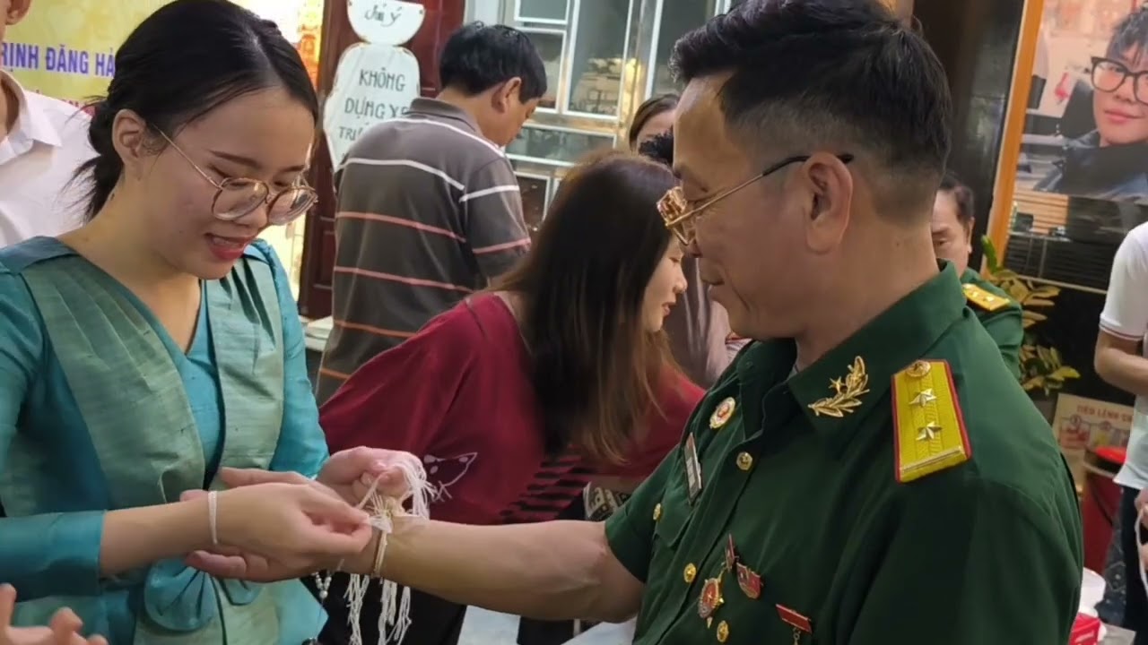 Tổ chức Bunpimay cho SV Lào và con nuôi