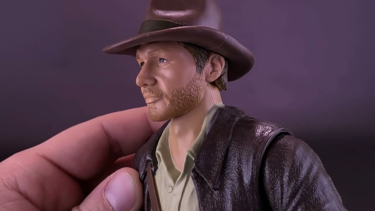 Hasbro Indiana Jones Whip Action Indy ‪@TheReviewSpot‬ - YouTube