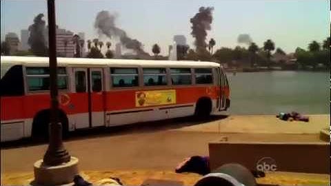 Flash Forwards - Music/Intro - Video Trailer Legendado