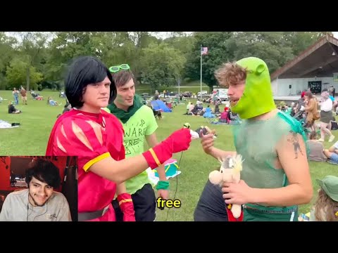 Pinkweenie reacts to I Infiltrated Shrek Fest