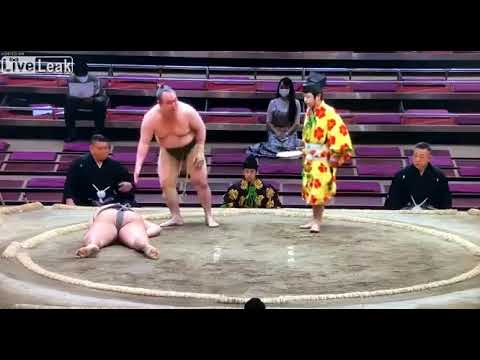 Sumo Wrestler dies during competition