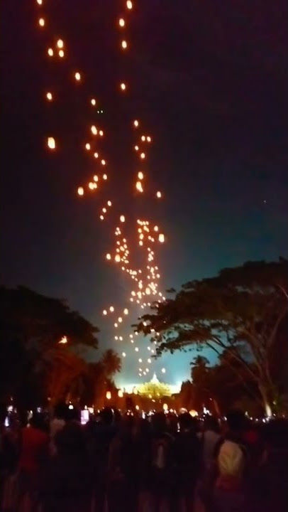 Pelepasan ribuan lampion waisak 2022 di candi borobudur