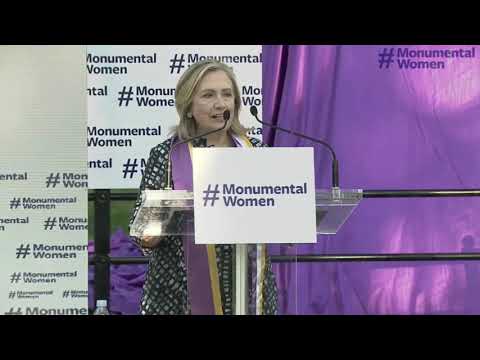 Video: Hillary Clinton Holdt En Styrkende Tale Om At Opretholde Den Gode Kamp