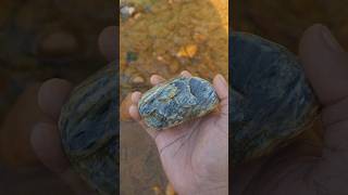 “I Found This Strange Rock in the River… Wait Until You See It Cleaned! 😱💎”
