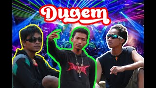 NIKMATI DUGEM DI DALAM MOBIL