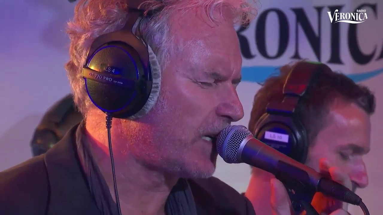 Phil Bee | Sunday Morning (Live)