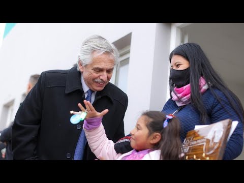 El presidente entregó, junto a Jorge Ferraresi, 224 viviendas del programa Reconstruir, en Ensenada