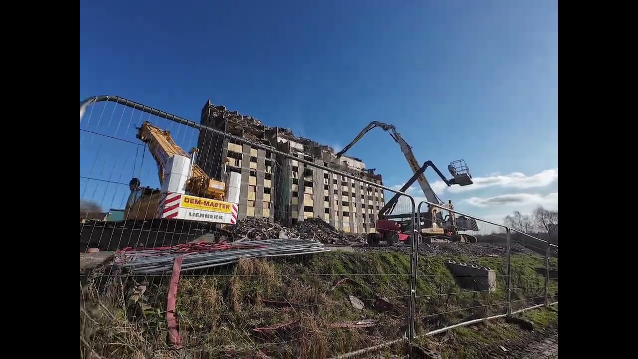 Coatbridge spring afternoon 🏴󠁧󠁢󠁳󠁣󠁴󠁿☀️😎