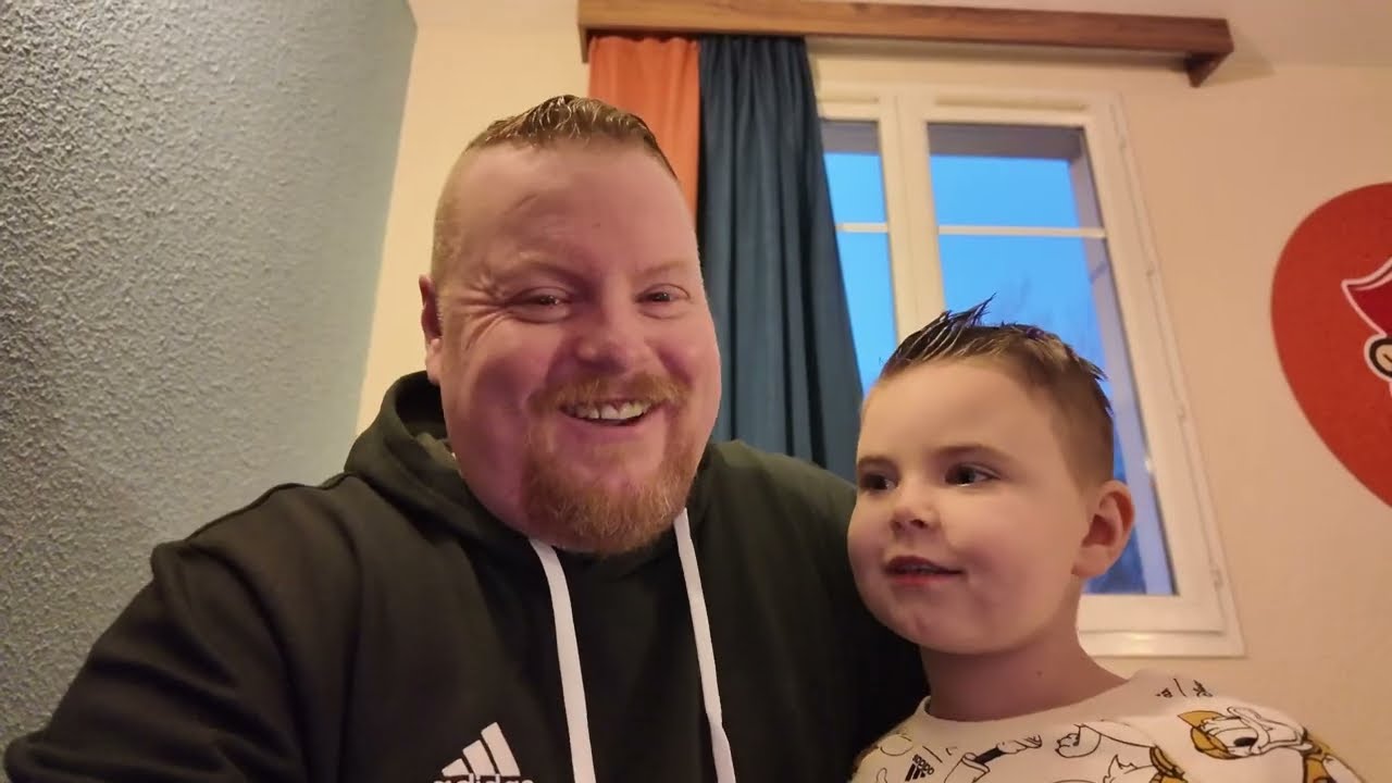 Disneyland Paris   Paris Tour & Explorer's Hotel