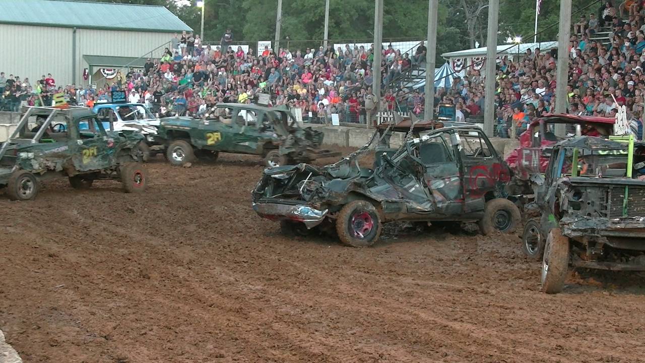 DEMOLITION DERBY TRUCKS 2016 YouTube
