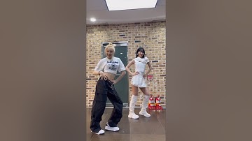 #KnockChallenge With #LE_SSERAFIM #르세라핌 #김채원 #KIMCHAEWON 😘#이채연 #LEECHAEYEON #KNOCK