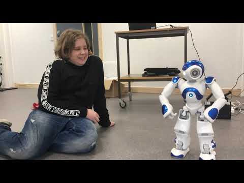 Video: Robotar Undervisar I Skolor - Alternativ Vy