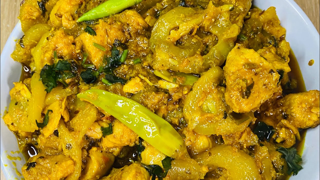 How To Make Chicken With Courgette | delicious restaurant style chicken courgette curry